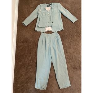 Bicci Petite 3 Piece Suit